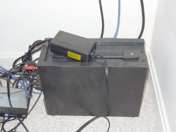 Battery housing and charger_small.jpg (103.82 KiB) Viewed 33568 times Battery housing and charger_small.jpg