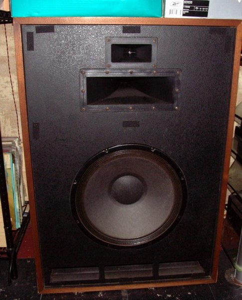 Klipsch Cornwall IIs No Grill.jpg (81.06 KiB) Viewed 21687 times Klipsch Cornwall IIs No Grill.jpg